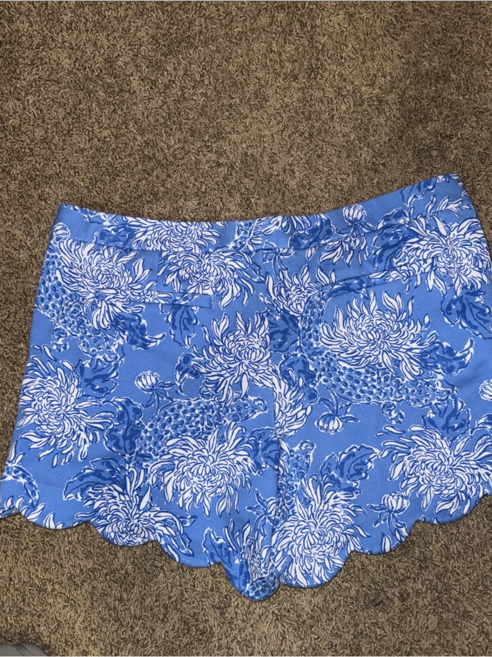 Lilly Pulitzer Blue and White Floral Button Shorts size 14 - Picture 4 of 4